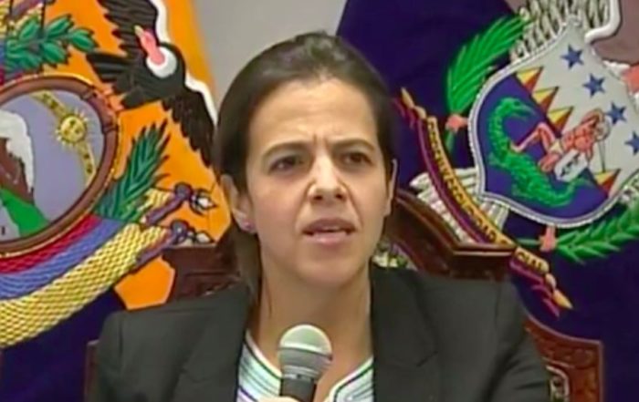 Maria Paula Romo Policias Retenidos